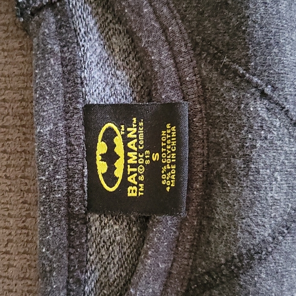 Unisex Batman sweatshirt size small - Picture 2 of 3